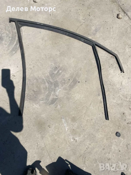 Уплътнение за предна дясна врата за Renault Captur 1.5 DCI, 5sp, 90ph.,engine K9KE628, R2R01, 2018г., снимка 1