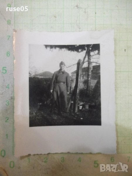 Снимка на войник с шинел стара, снимка 1