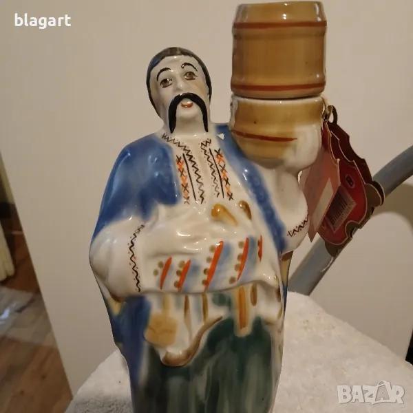 Казак,порцелан,павур-бутилка, снимка 1