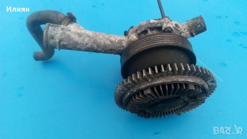 Водна помпа + виското за Мерцедес 124 Е200 136кс, снимка 1