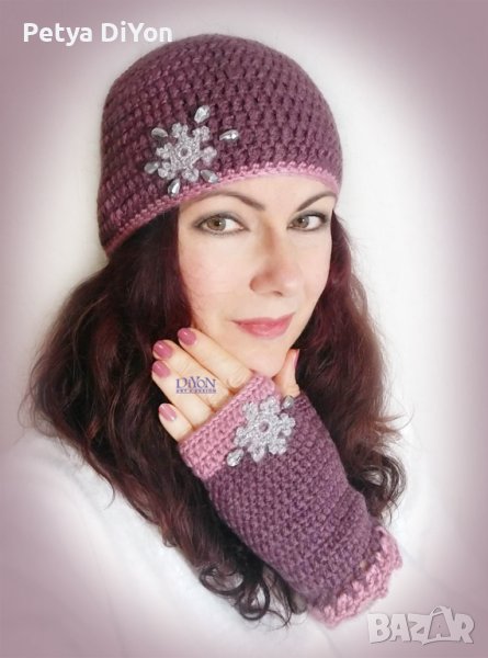 Ръчно плетени на една кука топла шапка и ръкавици с кристали, снимка 1