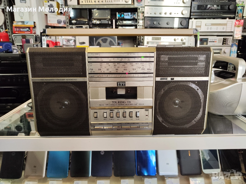 Радиокасетофон ITT Touring 220 В отлично техническо и визуално състояние., снимка 1