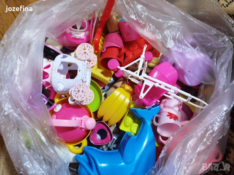 Играчки общо различни, чашки,.чинийки, формички, фигурки. , снимка 1