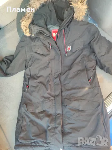 Дамско яке Fjallraven Nuuk Parka , M размер, снимка 2 - Якета - 48040169