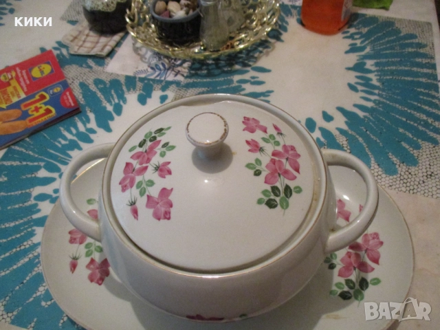 Сервиз за кафе /плато, снимка 15 - Сервизи - 39333237