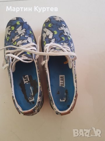 Дамски спортни обувки и ефектни плажни чехли