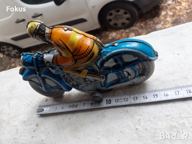 Стара ламаринена играчка с механизъм - моциклетист моторист, снимка 6 - Антикварни и старинни предмети - 51882040