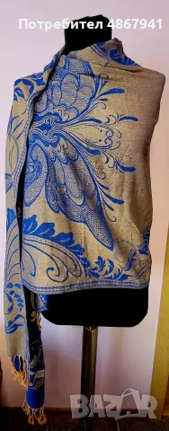 Луксозен двулицев шал Пашмина (100% Pashmina) – Кралско синьо и златисто, 170х69 см, снимка 2 - Шалове - 56149314