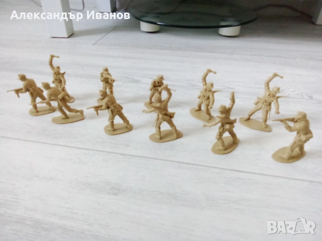 Лот стари,пластмасови войници от ВСВ. 1970-те г., снимка 3 - Колекции - 51891971