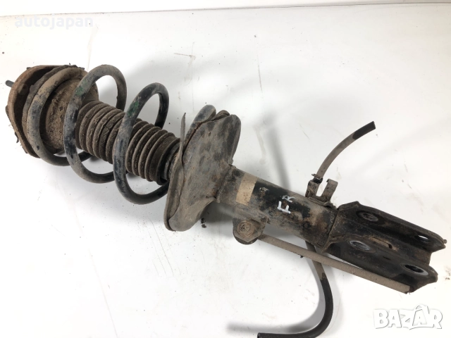 Преден десен амортисьор Toyota Corolla Verso 2.2 D-CAT 177кс 2007г  