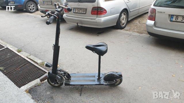 Електрически скутер със седалка