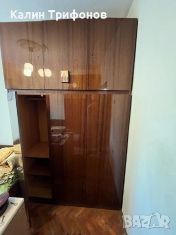 Подарявам стари запазени мебели