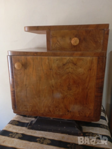 Две стари шкафчета комплект