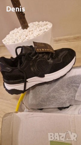 Маратонки 42 номер Нови