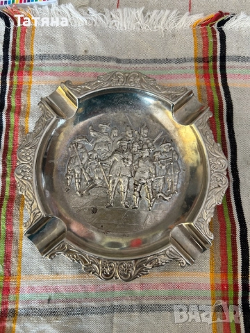 Пепелник Тримата Мускетари