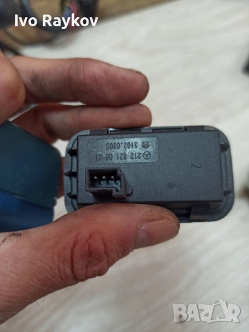 Бутон за затваряне на врата на багажник  2128210651 , Mercedes GLE W166 , снимка 3 - Части - 52028571