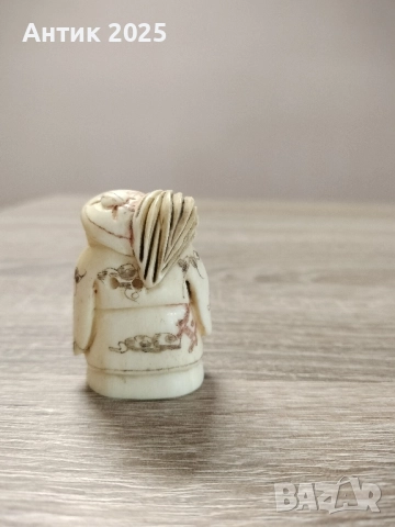 Японска резбована фигурка (нецке), кост, снимка 3 - Колекции - 51816221