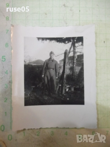 Снимка на войник с шинел стара