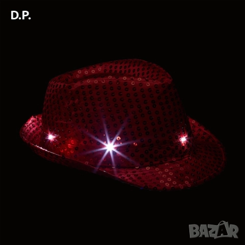 Шапки с пайети, снимка 7 - Шапки - 52842971