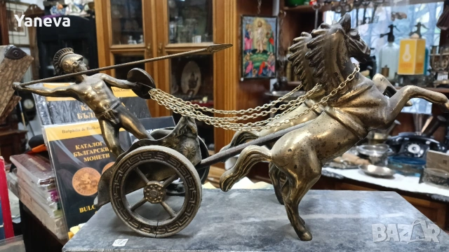 Гладиатор с колесница и бойно съоръжение , масивна,  бронзова скулптура върху мраморен постамент , снимка 2 - Статуетки - 53250136