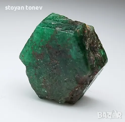 Голям изумруден кристал в топ зелен цвят - 18.50кт.! Нов!, снимка 12 - Други - 49831370