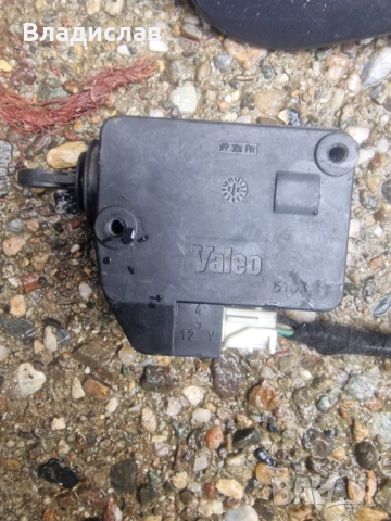 Капачки резервоар + механизъм Volvo v40 , снимка 4 - Части - 45811642