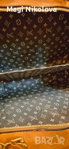 Изключително запазена дамска чанта, снимка 8 - Чанти - 54245458