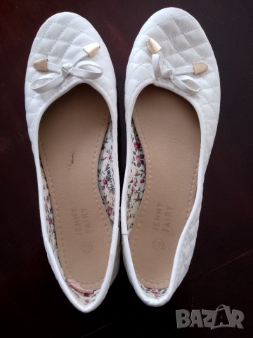 Дамски обувки,бели ,тип пантофка
