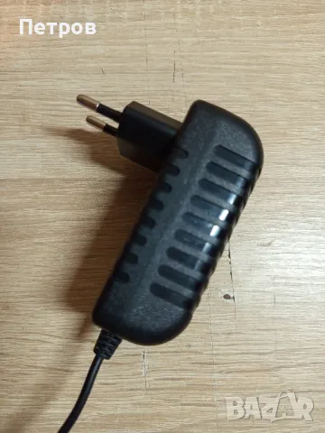 Адаптор 220-12v., снимка 3 - Кабели и адаптери - 48265118