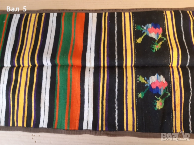 Автентична красива вълнена престилка , носия, снимка 3 - Антикварни и старинни предмети - 51768636