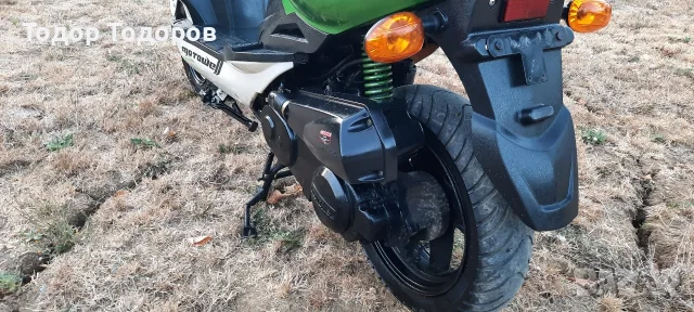 Скутер 870км. 49cc 4т. С документи , снимка 8 - Мотоциклети и мототехника - 56106288