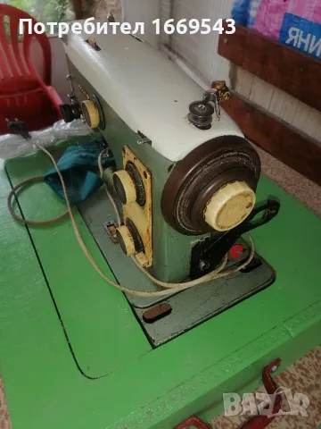 немска ретро шевна машина-Naumann, снимка 4 - Шевни машини - 49996650