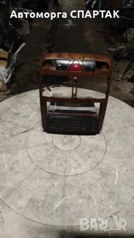 Декор радио рамка заедно с радиото за Пежо 307 плейърът е Blaupunkt