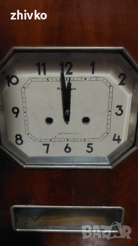 Ретро стенен часовник "Янтарь" (Yantar) – СССР, механичен, снимка 2 - Антикварни и старинни предмети - 53278878