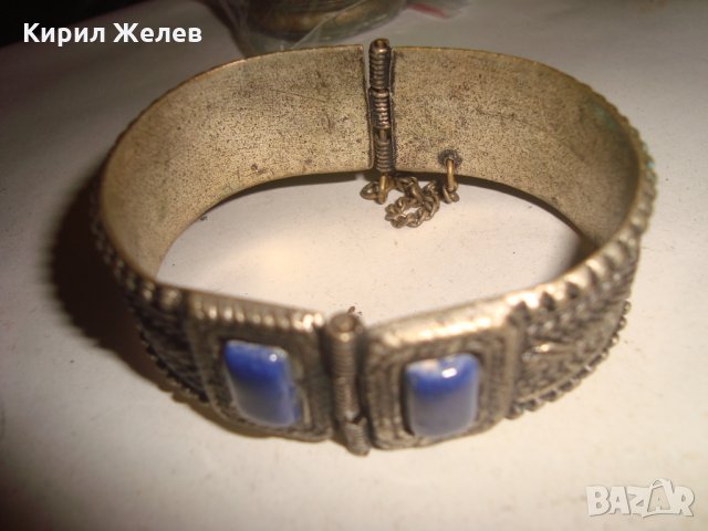 СТАРА БРОНЗОВА ВЪЗРОЖДЕНСКА ГРИВНА с ЩИФТ и СИНЯ КЕРАМИКА ОРНАМЕНТИРАНА 9839, снимка 15 - Антикварни и старинни предмети - 31720572