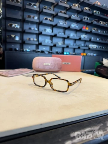 очила с черен обикновен калъф chanel miu miu , снимка 4 - Слънчеви и диоптрични очила - 51206854