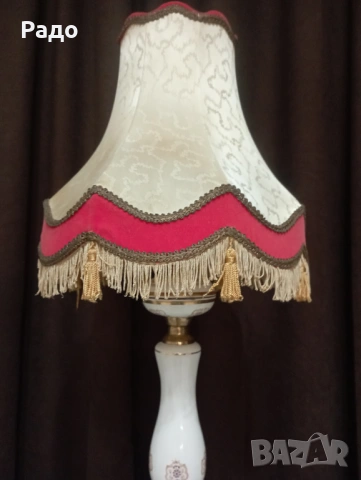 Голяма старинна порцеланова лампа с красив абажур, снимка 4 - Настолни лампи - 51959873