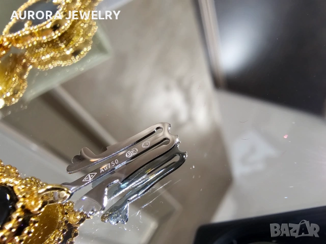 Van Cleef & Arpels VCA Mother of Pearl Onyx Alhambra Дамски Часовник, снимка 8 - Дамски - 53058299