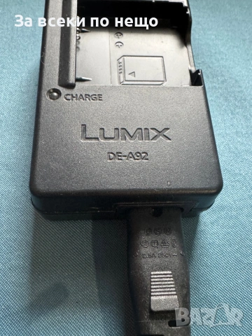 Оригинално зарядно за цифров фотоапарат Panasonic Lumix DE-A92A за батерия , снимка 3 - Батерии, зарядни - 53181883