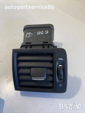 Дясна въздушна решетка за Volvo C30 1.6 TDI 109HP (2012) 39888287