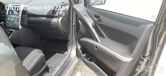 Тойота Корола Версо 1.8vvti, снимка 8 - Автомобили и джипове - 51341617