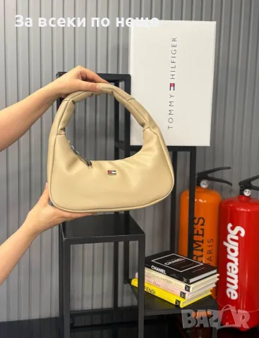 Tommy Hilfiger Модерна Дамска Малка Чанта Тип Хобо Томи Хилфигер - Различни Цветове Код SEM-824, снимка 8 - Чанти - 56130254