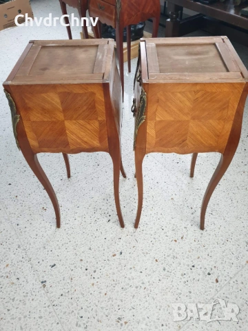 2бр-чифт стари френски дървени конзолни масички-шкафчета за легло, снимка 6 - Шкафове - 54091738