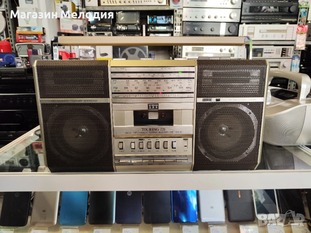 Радиокасетофон ITT Touring 220 В отлично техническо и визуално състояние.