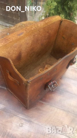 Военна ,Медицинска Кожена чанта, снимка 3 - Антикварни и старинни предмети - 53934078