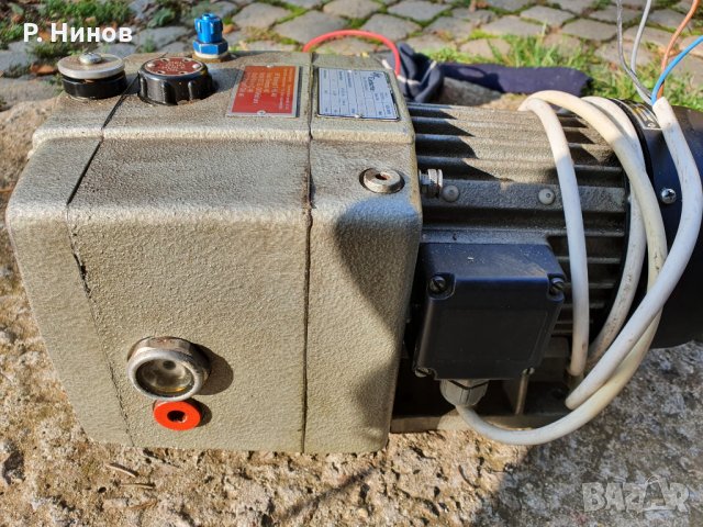 Вакуум помпа rietschle vacuum pumps суха 4m3  0.25 kW ел мотор