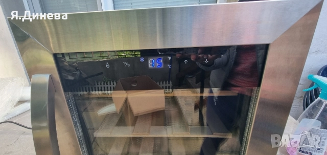 Хладилна витрина за вино Klarstein 31L, снимка 2 - Витрини - 52250920