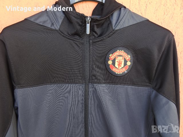 Манчестър Юнайтед футболно горнище анцуг Manchester United (S), снимка 2 - Футбол - 34477704