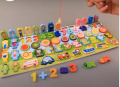 Голяма образователна цветна детска игра монтесори, дървена дъска с рибки, цифри, формички, снимка 2