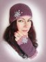 Ръчно плетени на една кука топла шапка и ръкавици с кристали, снимка 1 - Шапки - 42318321